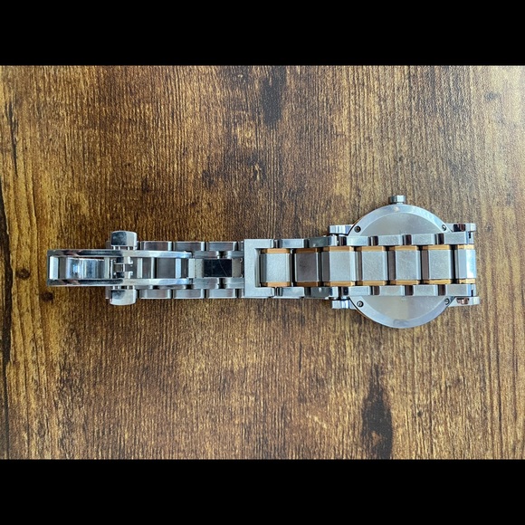 Burberry Stainless Steel / Gold Tone Watch! Pre-Owned in great condition! - Picture 2 of 2